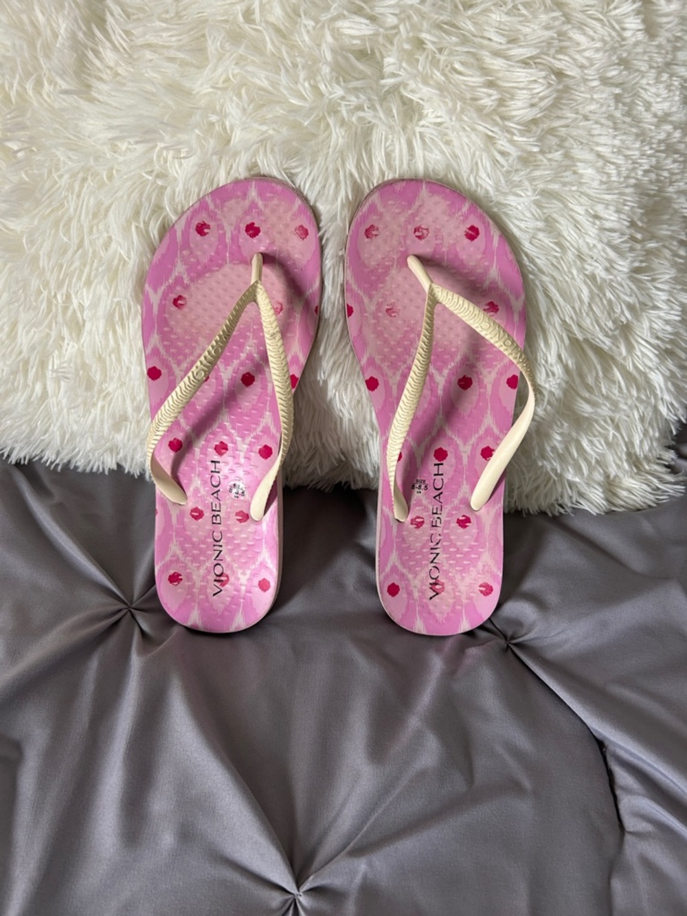 Vionic Beach Pink Patterned Flip Flops. Size 8!